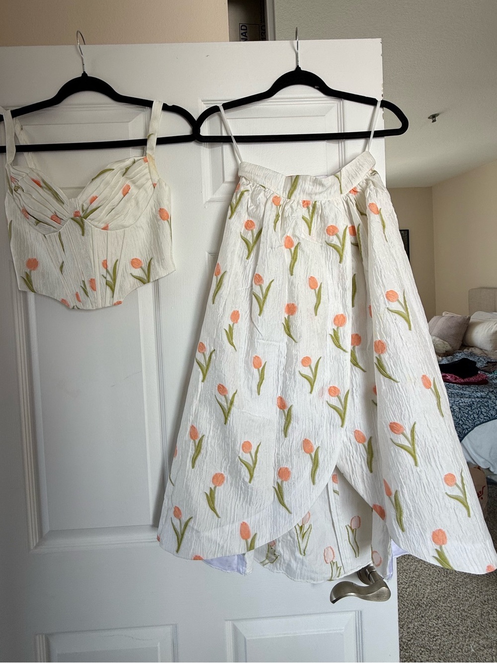 Floral Tulip Print White Matching Set - Feminine Spring Style